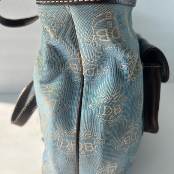 Dooney & Bourke NWOT Retired Rare Donegal Crest Denim Tote - Picture 4 of 13